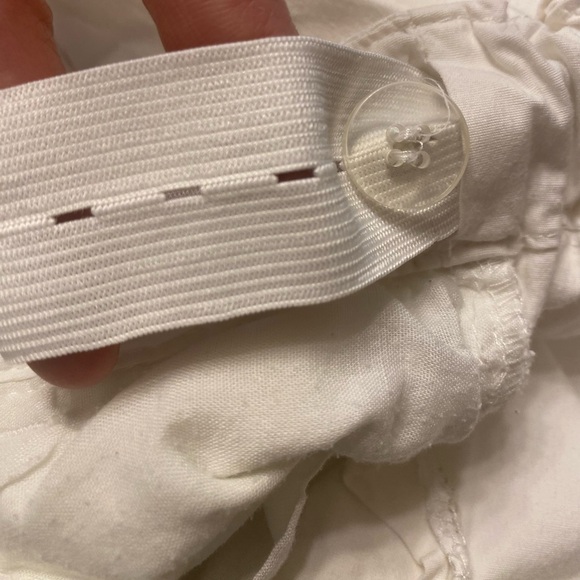 Y2K White Pants Woman’s Cargo Style. It has no label but I’m assuming it’s a S/M - Picture 3 of 16